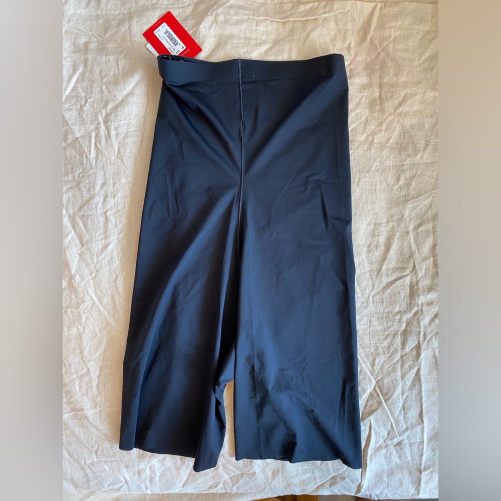 NWT Spanx Vary Black High Waisted Midthigh Short - Picture 5 of 5